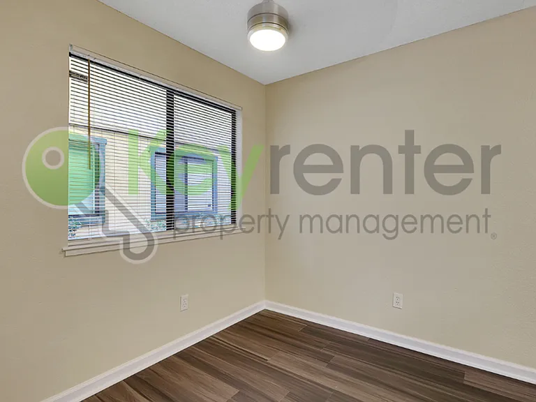 600 Del Verde Cir #7 — Photo 8