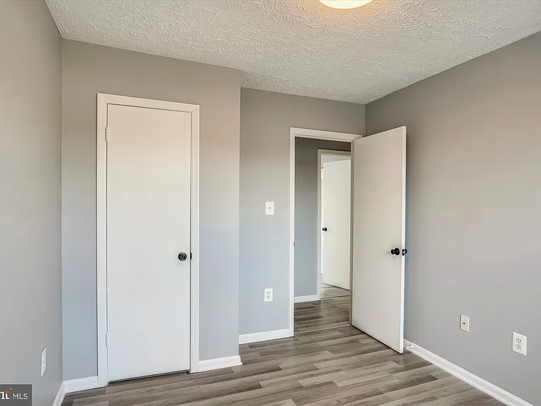 8603 Woodhue Ct — Photo 16