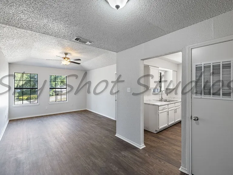 2542 Avenue H #1 — Photo 6