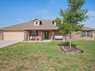 224 Crest Ln, Decatur, TX 76234