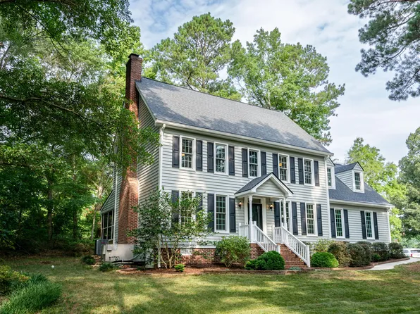 6261 Hampton Ridge Rd, Raleigh, NC 27603