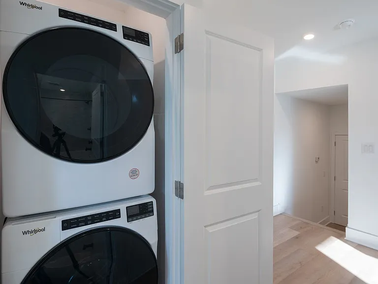 1513 W Girard Avenue — Photo 27