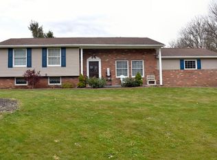 1137 Belmont Dr, Meadville, PA 16335