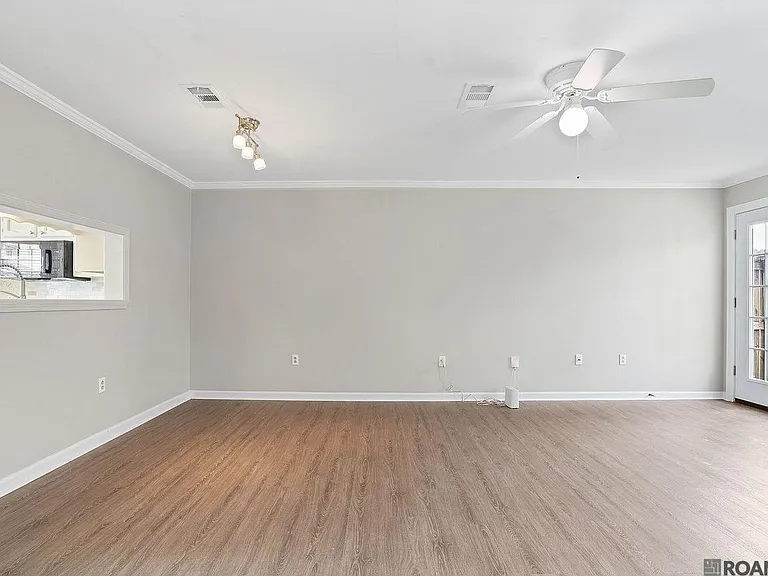 9849 Siegen Ln — Photo 7