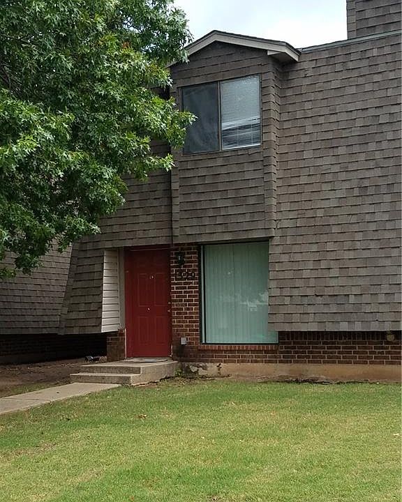 1st image of 1329 Eastgate Dr #1331