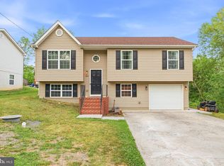 658 W King St, Strasburg, VA 22657