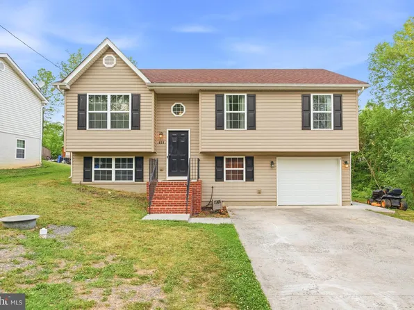 658 W King St, Strasburg, VA 22657
