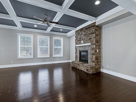 3rd image of 212 Mystic Pine Pl