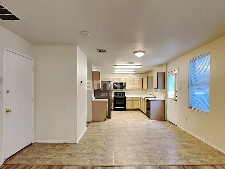 12657 Drexel St — Photo 4