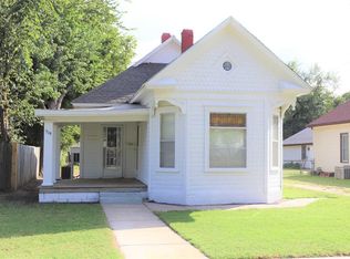 519 E 7th Ave, Hutchinson, KS 67501