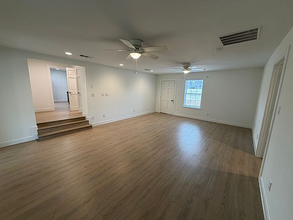3rd image of 1010 Vine St