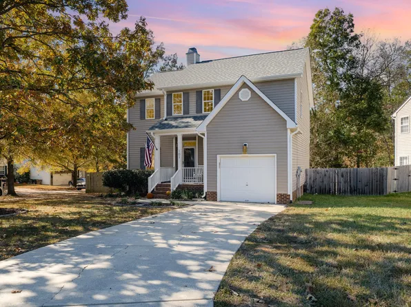 101 Holly Thorn Trce, Holly Springs, NC 27540