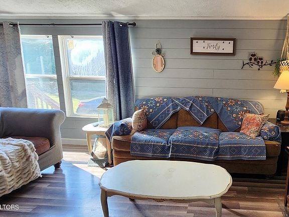 5th image of 138 Texas Ln