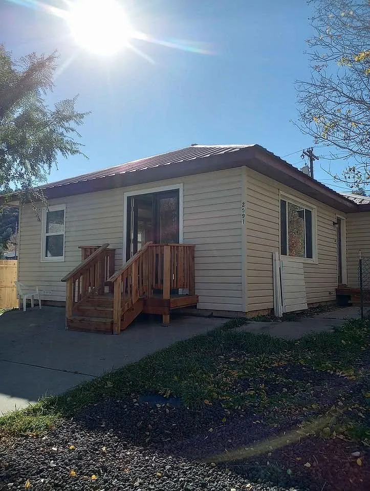 2 bed, 1000 sqft, $1,850 — Photo 2