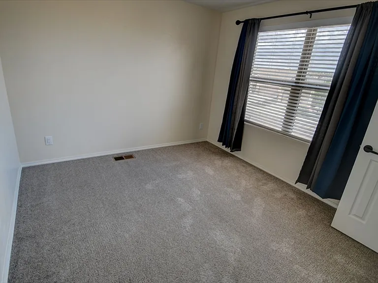 4461 Golden Eagle Loop NE — Photo 11