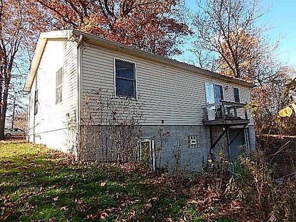 3rd image of 43 Hildenbrand Ln