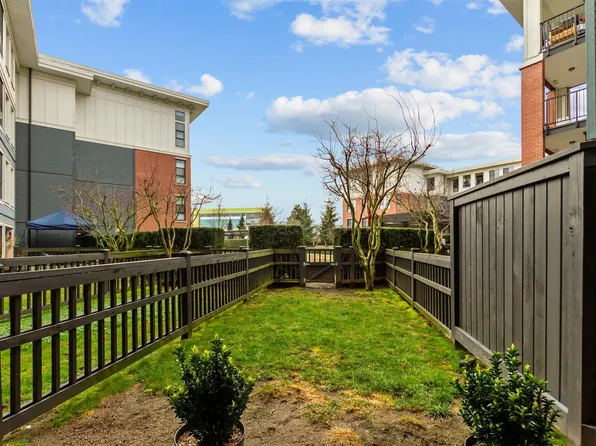 15168 33rd Ave #132, Surrey, BC V3Z 0N7