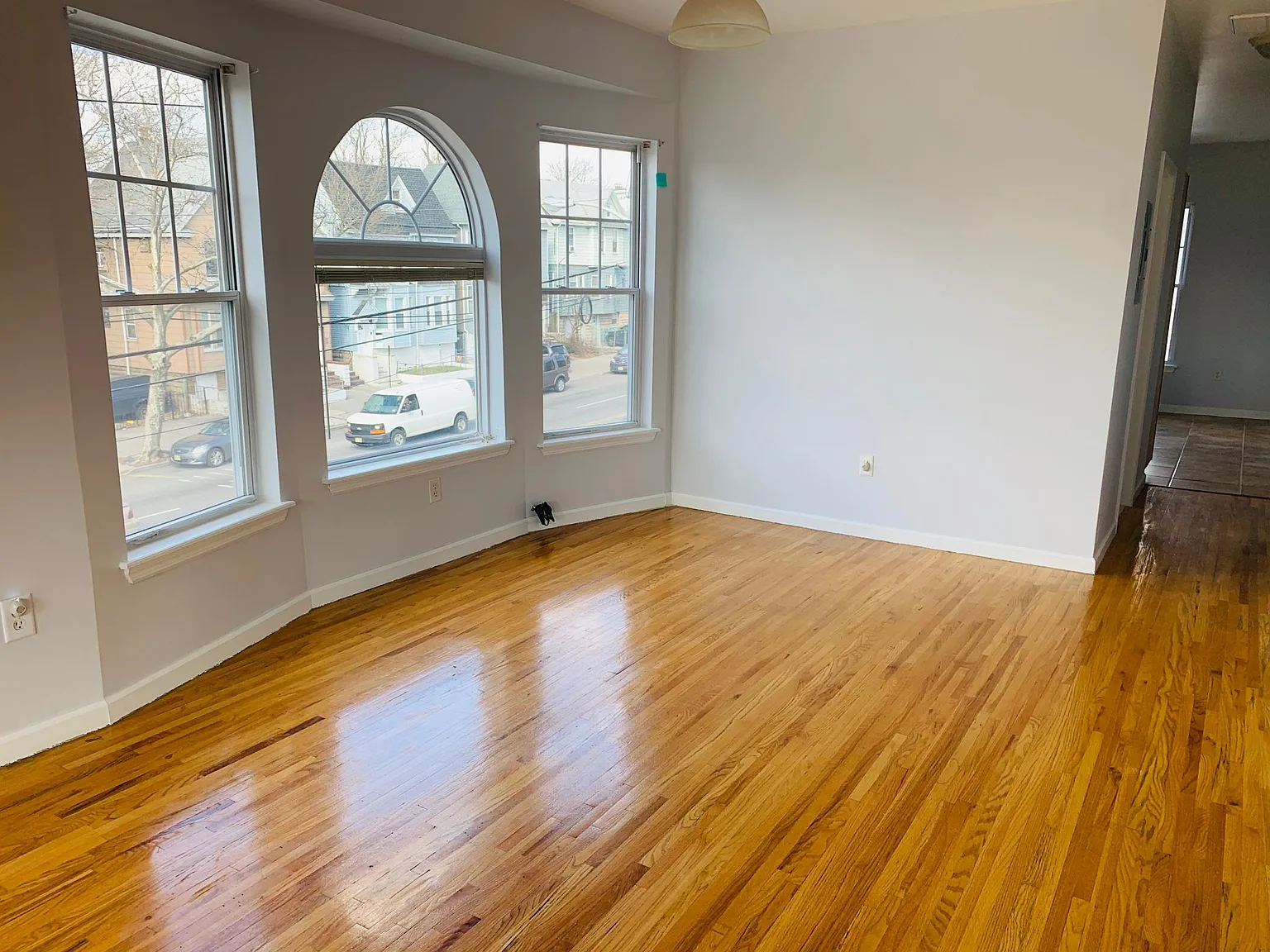 2 bed, 1.5 bath, 1000 sqft, $2,095 — Photo 2