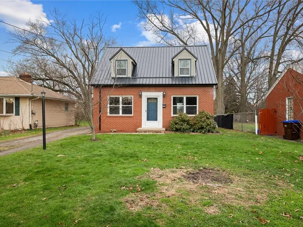 1908 Haywood St, Farrell, PA 16121