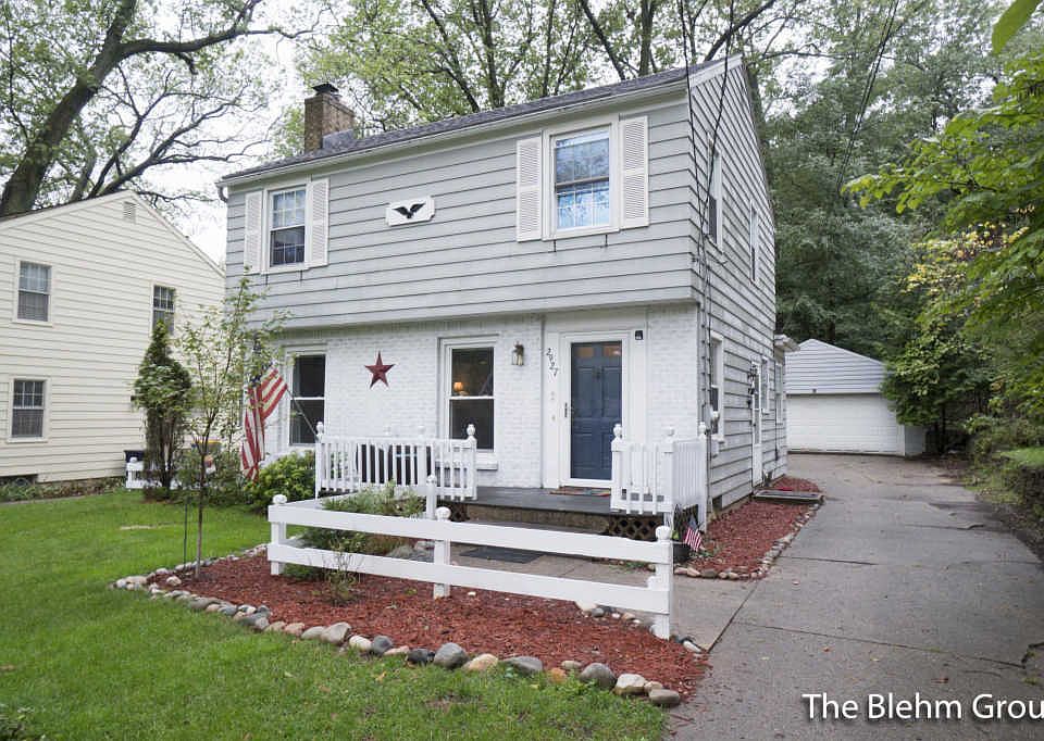 1st image of 2927 Rosewood Ave SE