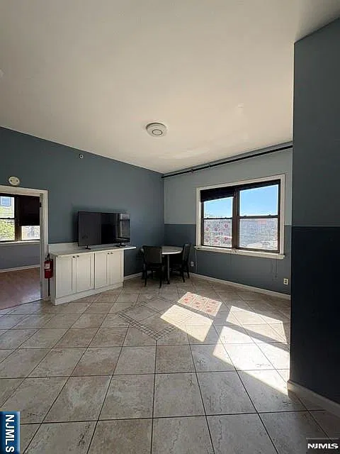 1 bed, 1.0 bath, $1,700 — Photo 2