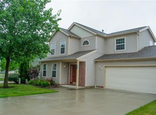 8696 Kingfisher Ln, Macedonia, OH 44056