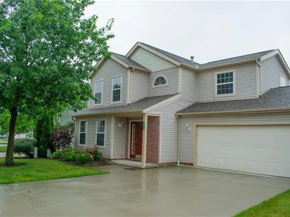 8696 Kingfisher Ln, Macedonia, OH 44056