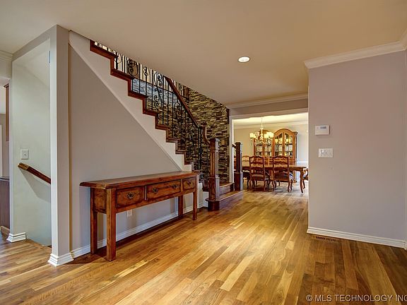 5th image of 6131 S Marion Ave