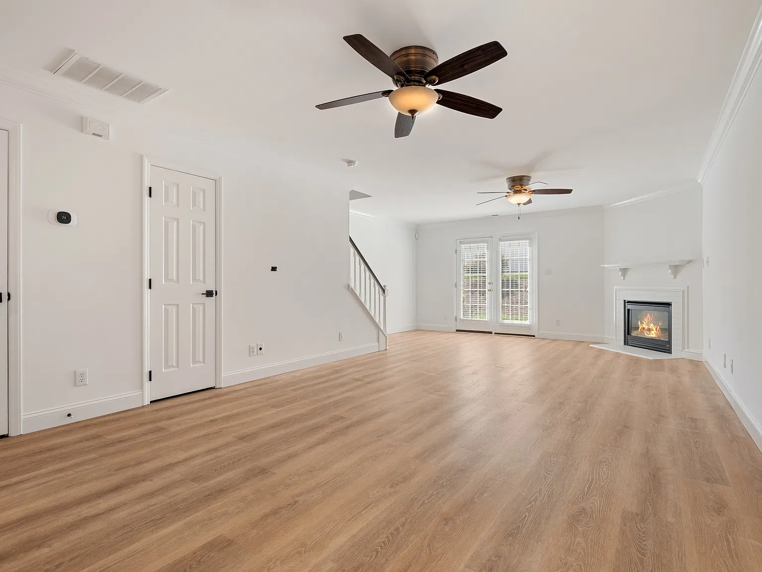 3 bed, 2.5 bath, 1630 sqft, $1,900 — Photo 4