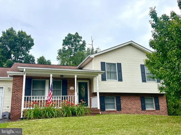 100 Tinoak Dr, Stephens City, VA 22655