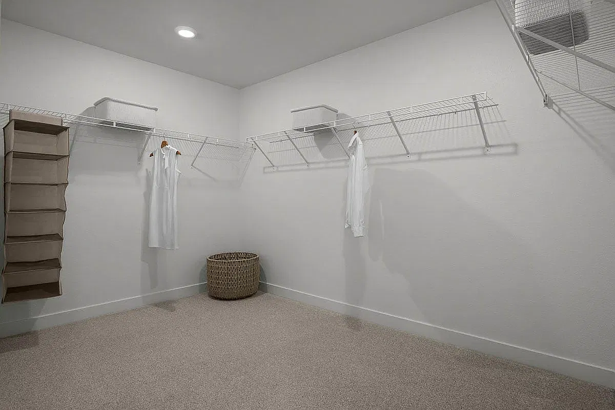 5 bed, 2469 sqft, $1,275 — Photo 3