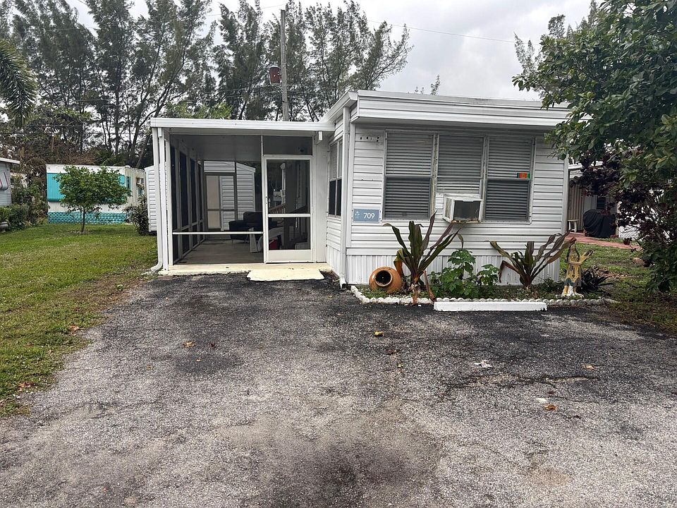 1st image of 709 NW Almond Drive