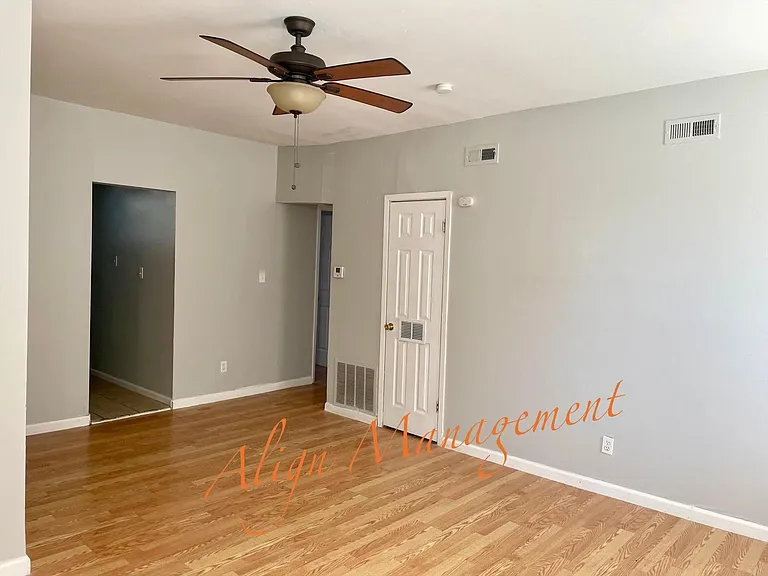 5843 Cabanne Ave #C — Photo 11