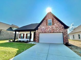 8753 Kennesaw Dr E, Millington, TN 38053