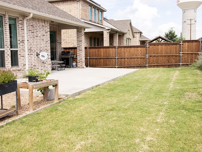 842 Quarter Horse Ln — Photo 25