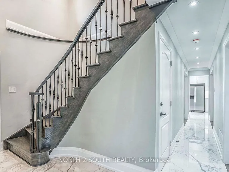 37 Loire Ct #UPPER — Photo 6