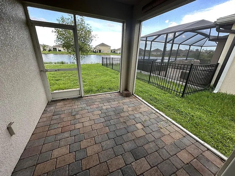 3488 Acapulco Cir — Photo 18
