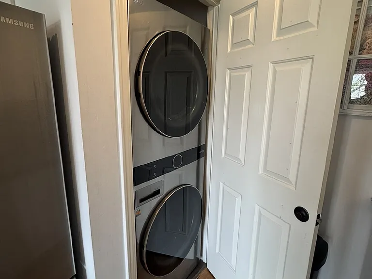 813 Holiday Rdg #H12 — Photo 12