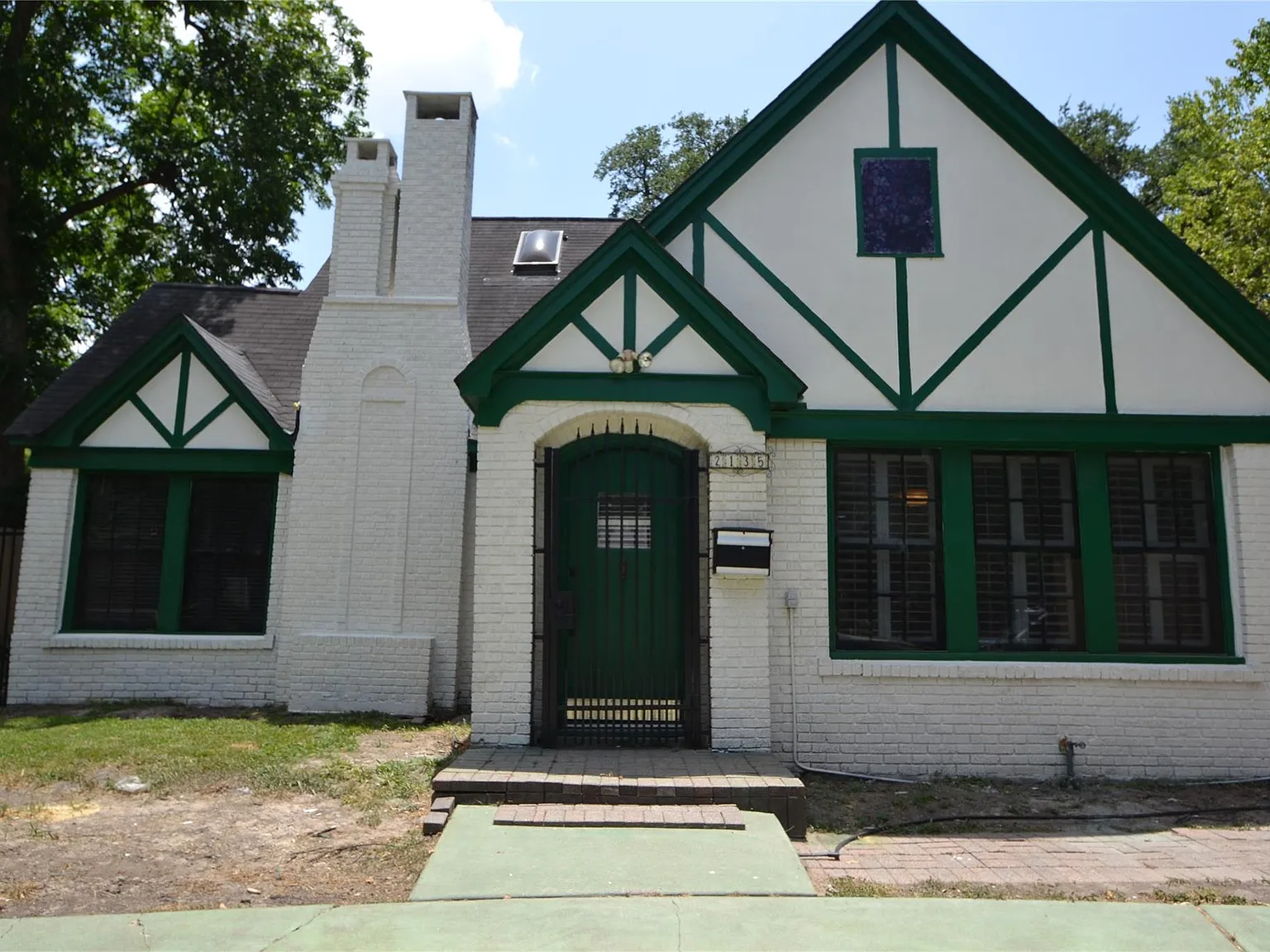 4 bed, 3.0 bath, 2186 sqft, $3,500 — Photo 2