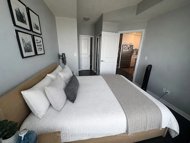 55 Eglinton Ave W #606 — Photo 7