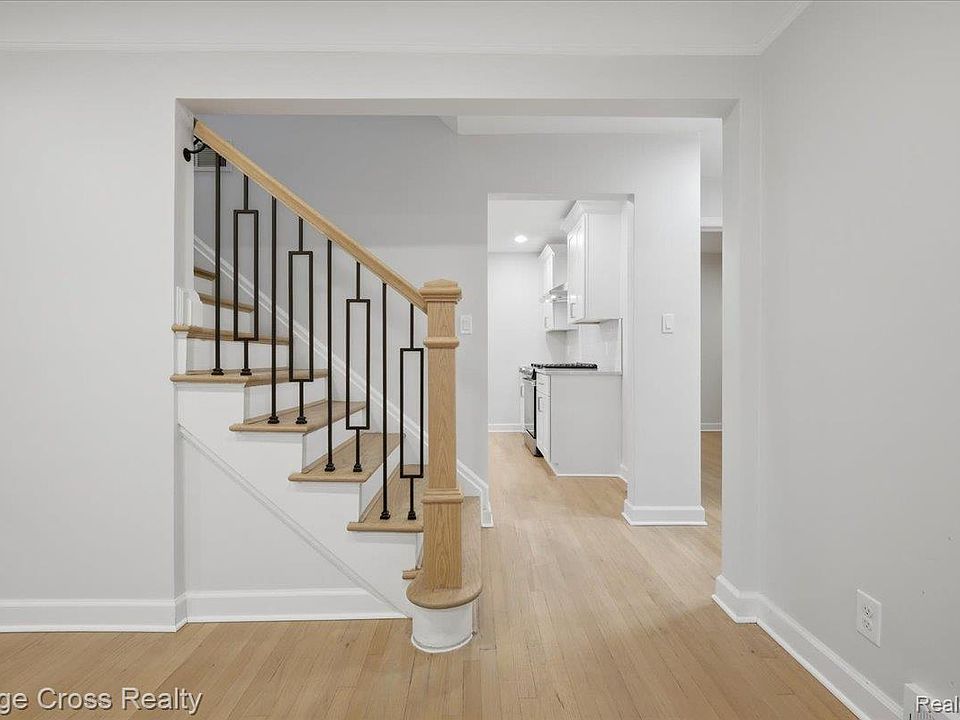 1790 Humphrey Ave, photo 12