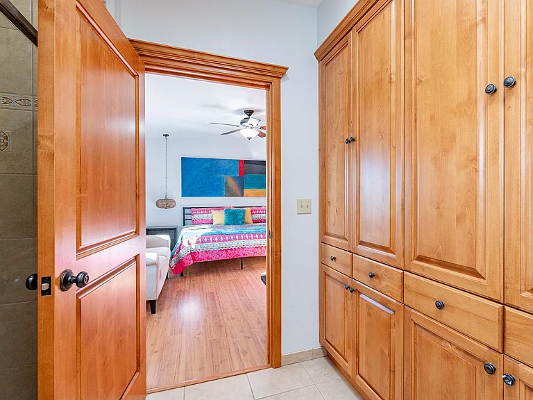 E Montecello Ct — Photo 41