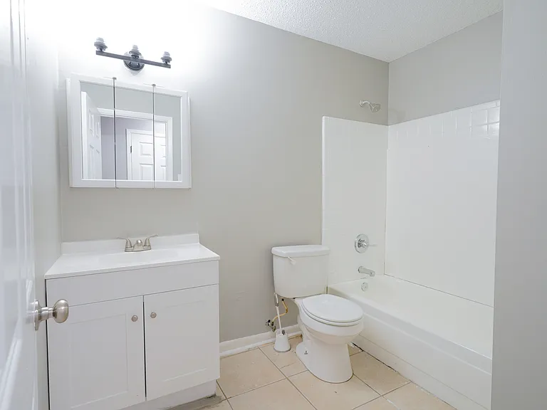 806 E Verbena Ave — Photo 7