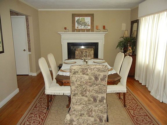 5th image of 1705 Tanglewood Dr