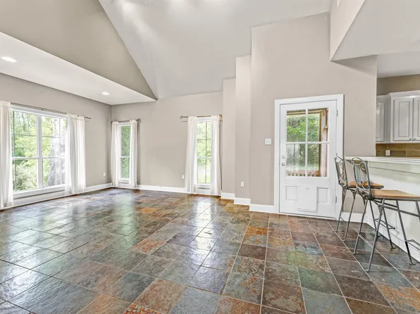 28535 Ridge Ln, Springfield, LA 70462