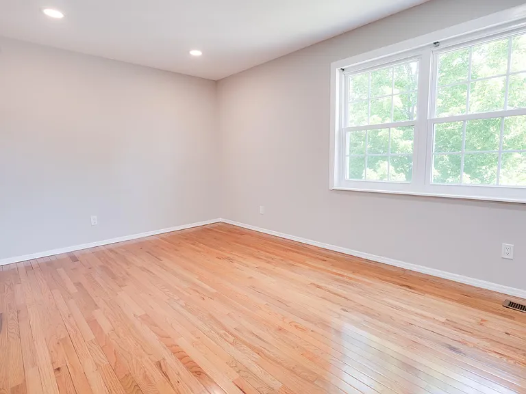 327 Royal Village Dr — Photo 39