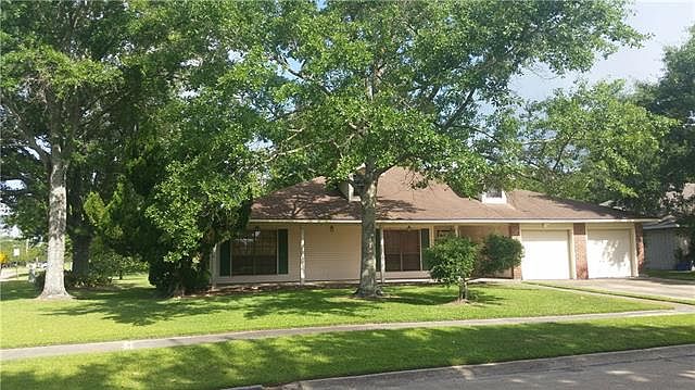 1st image of 2225 Country Club Dr