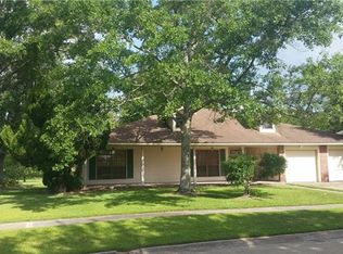 2225 Country Club Dr, La Place, LA 70068