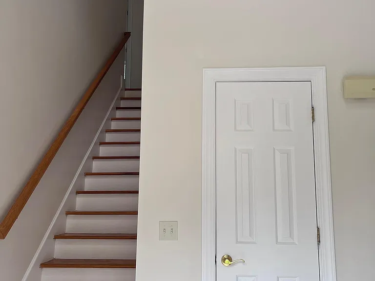 210 Barkwood St — Photo 3
