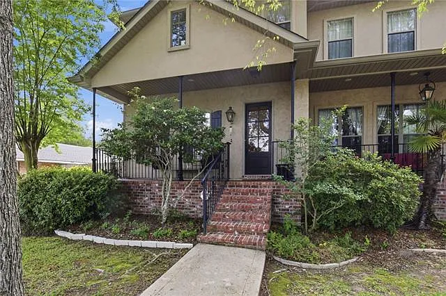 2 bed, 2.5 bath, 2156 sqft, $2,500 — Photo 1